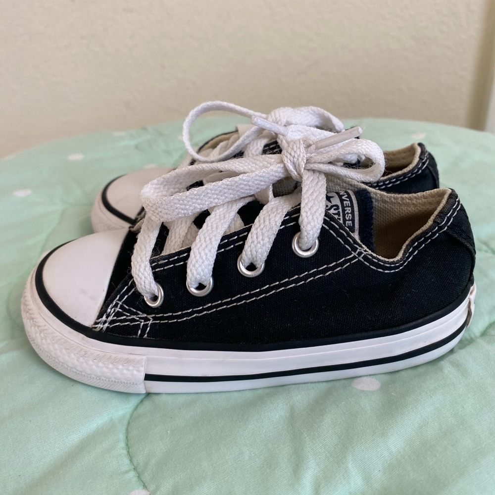 Converse Black Toddler Sneakers size 7 great condition like new